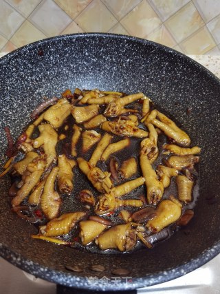 酱香鸡爪的做法步骤：10