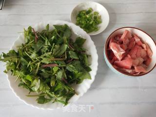 山芹菜炒肉的做法步骤：2