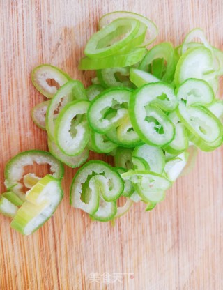 杏鲍菇炒鸡丁的做法步骤：7