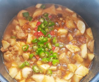 杏鲍菇炒鸡丁的做法步骤：16