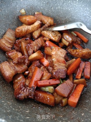 酸萝卜胡萝卜烧肉的做法步骤：11