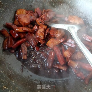 酸萝卜胡萝卜烧肉的做法步骤：16