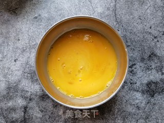 洋葱木耳拌鸡蛋皮的做法步骤：4