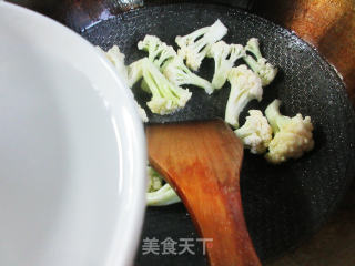 香干茭白炒花菜的做法步骤：4
