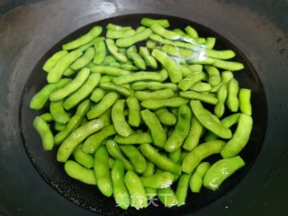 凉拌毛豆的做法步骤：2