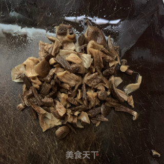 鹿茸菇蒸肉饼的做法步骤：2