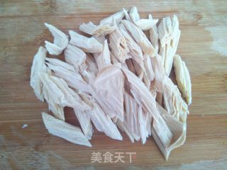 腐竹炒胡萝卜的做法步骤：2