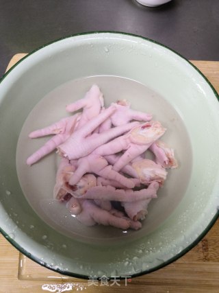 柠檬野山椒鸡爪的做法步骤：1