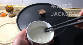 懒人版麻婆豆腐、又香又麻又辣，就着汤汁能吃两碗米饭。的做法步骤：8