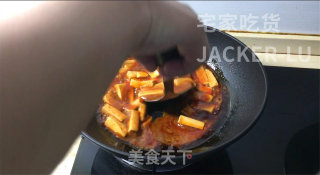 懒人版麻婆豆腐、又香又麻又辣，就着汤汁能吃两碗米饭。的做法步骤：10