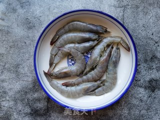 豇豆角炒虾仁的做法步骤：1