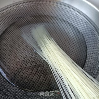 萝卜烧肉粉的做法步骤：1