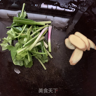 煎煮尖头鱼的做法步骤：2