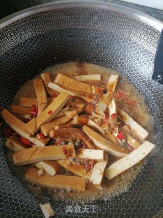 西芹炒豆干的做法步骤：5
