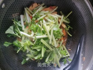 西芹炒豆干的做法步骤：6