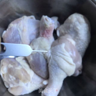 凉拌手撕鸡的做法步骤：1