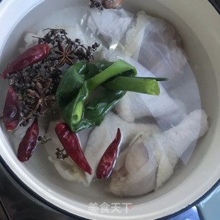 凉拌手撕鸡的做法步骤：3