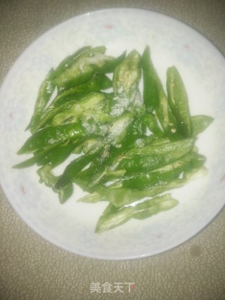凉拌青椒皮蛋的做法步骤：3