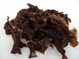 木耳烧豆腐的做法步骤：3