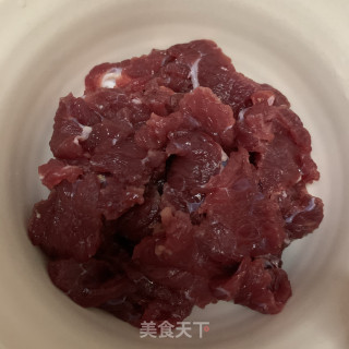番茄牛肉拌面的做法步骤：1