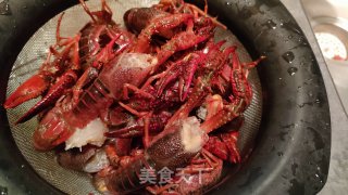 龙舌兰麻辣小龙虾的做法步骤：2