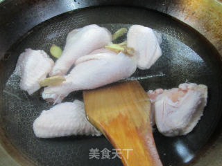 酸梅汤琵琶腿鸡翅中的做法步骤：2