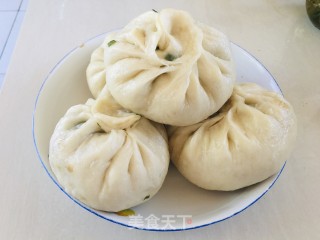 韭菜鸡蛋豆腐包子的做法步骤：6