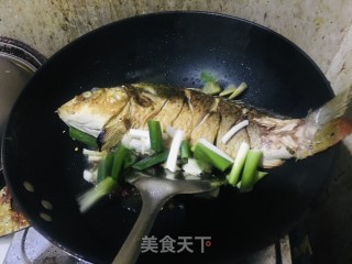 家常红烧鱼的做法步骤：3