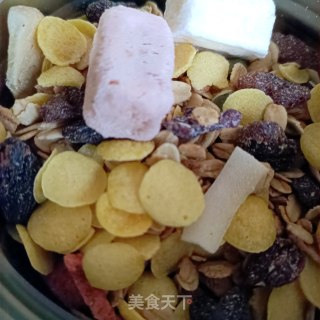 草莓麦片拌酸奶的做法步骤：6