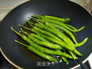 水煮辣椒的做法步骤：1