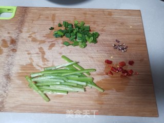 醋溜土豆丝的做法步骤：2