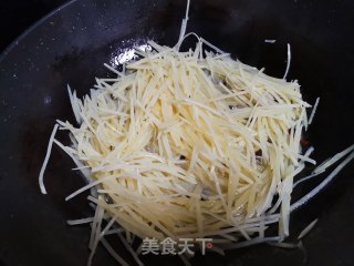 醋溜土豆丝的做法步骤：3