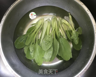 青菜鸡蛋面的做法步骤：2