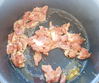 土豆片炒肉的做法步骤：9