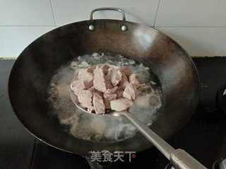砂锅毛豆猪肉的做法步骤：3
