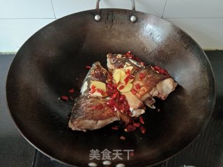 包菜炖鱼头的做法步骤：4
