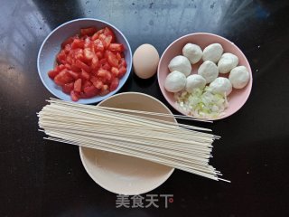 番茄鱼丸面的做法步骤：1