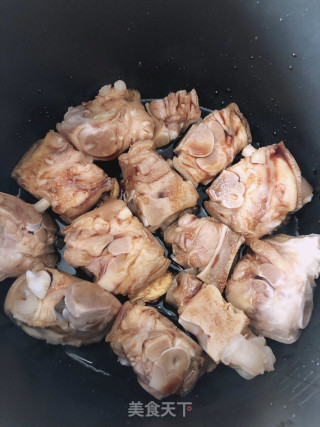 三六九法红烧猪脚的做法步骤：3