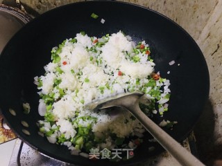 时蔬炒米饭的做法步骤：3
