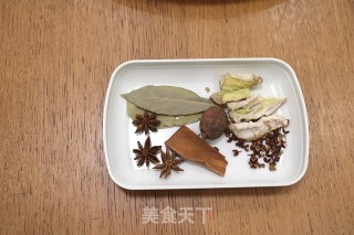 蒜泥白肉的做法步骤：2