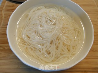 红苋菜“补钙菜”～鸡蛋苋菜捞面的做法步骤：2