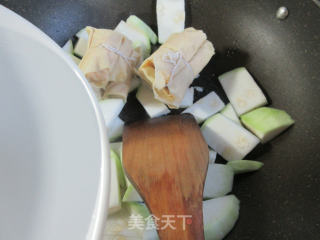 肉面结蒲瓜汤的做法步骤：5