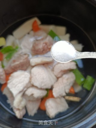 贵妃肉山药汤的做法步骤：11