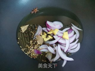 白菜饺子（附万能肉馅的做法）的做法步骤：1