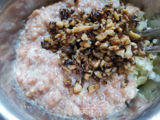 白菜饺子（附万能肉馅的做法）的做法步骤：11
