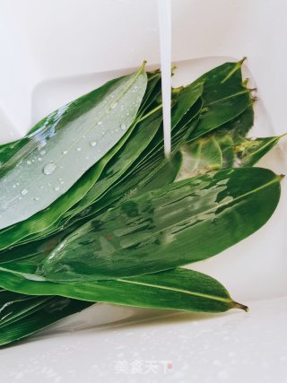 端午节要来了，来吧，包点腊肉粽！的做法步骤：1