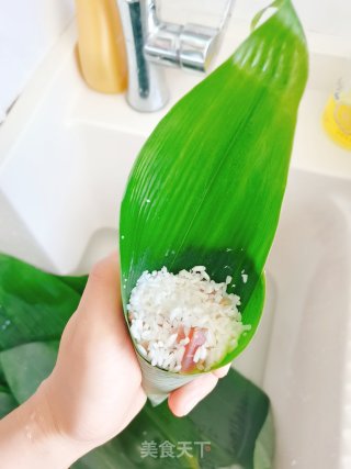 端午节要来了，来吧，包点腊肉粽！的做法步骤：9