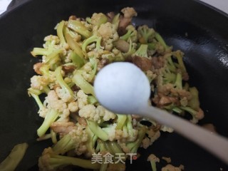 肉片炒有机菜花的做法步骤：9