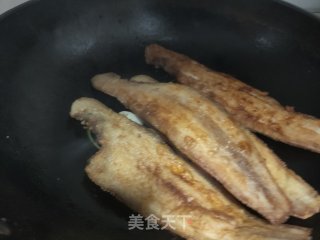红烧鳎目鱼的做法步骤：4