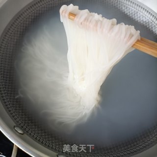 贵妃肉山药汤粉的做法步骤：8
